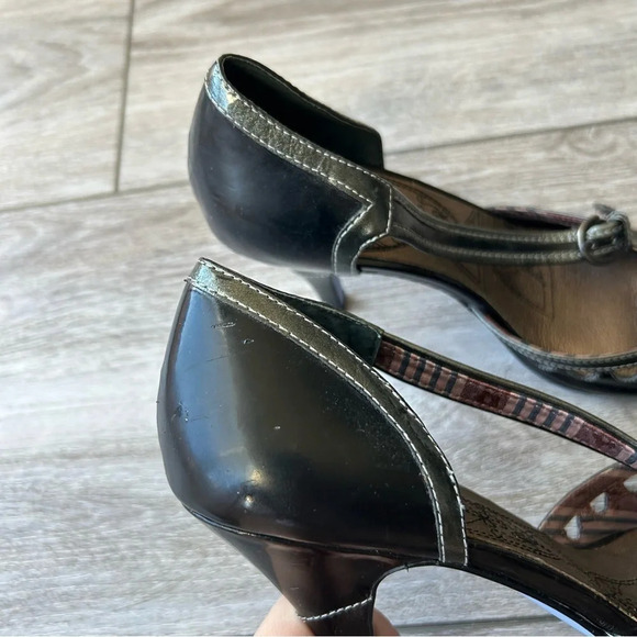 Bobbi Blu Strappy Shiny Leather Peep Toe Pumps - Picture 15 of 15